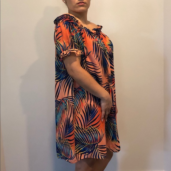 Belle Vere Tropical Off the Shoulder Dress - Picture 3 of 5